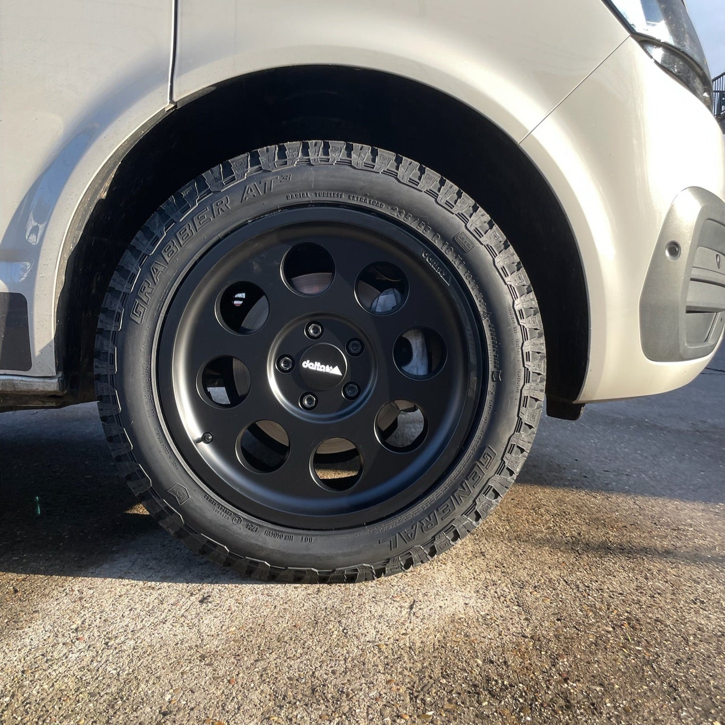 18 Zoll - Delta 4x4 Klassik + Grabber AT3 235/55 R18 - VW T6 / T6.1
