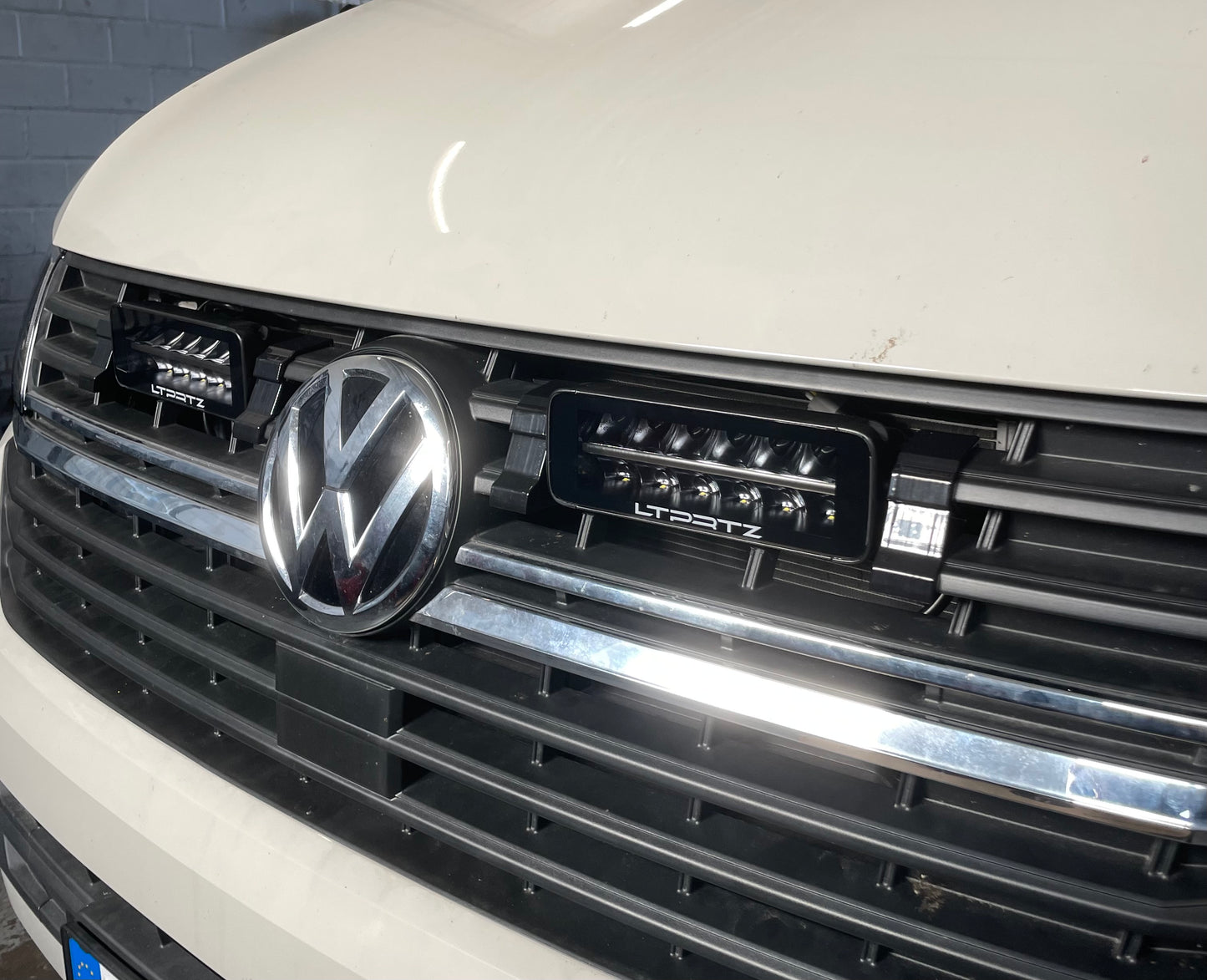 Fernscheinwerfer Kühlergrill Integrationskit - VW T6.1