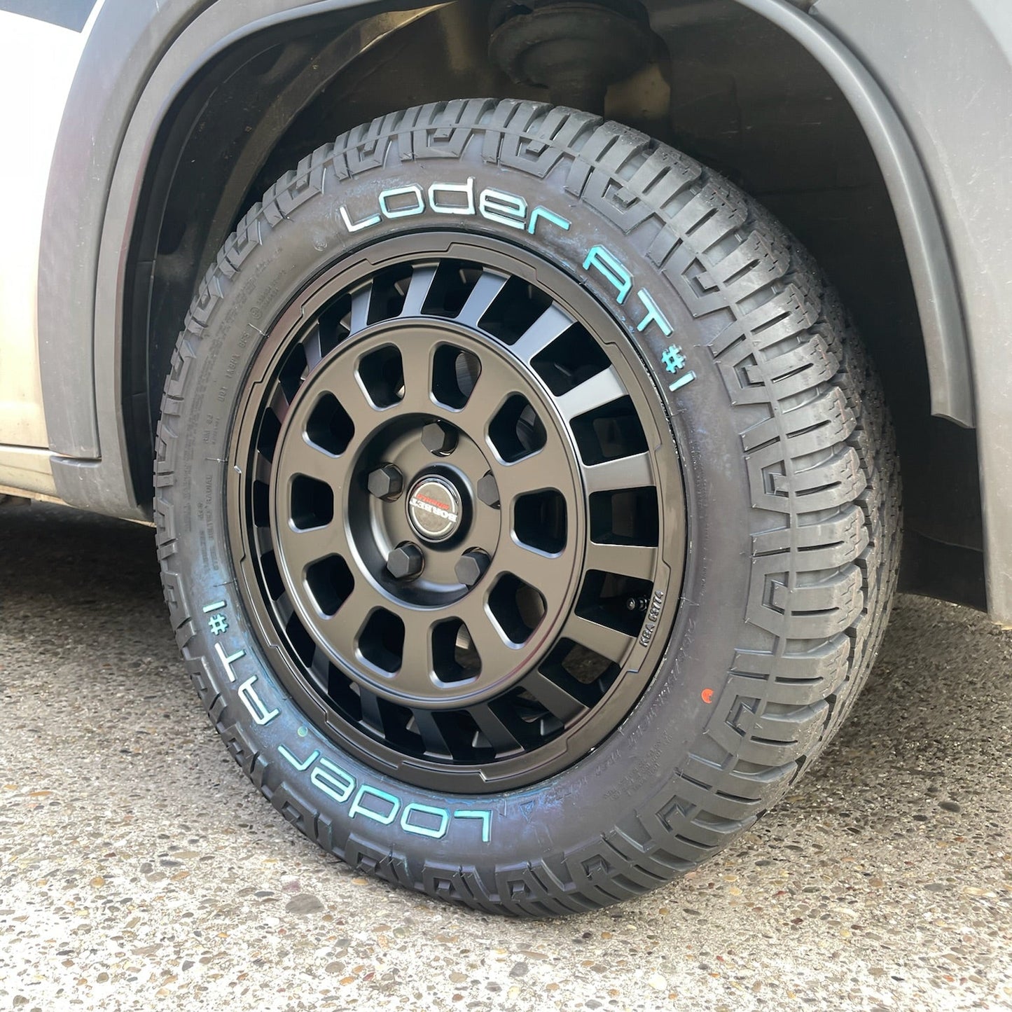 18 Zoll - Borbet CW7 schwarz matt + Loder Tire AT#1 255/55 R18 - Fiat Ducato