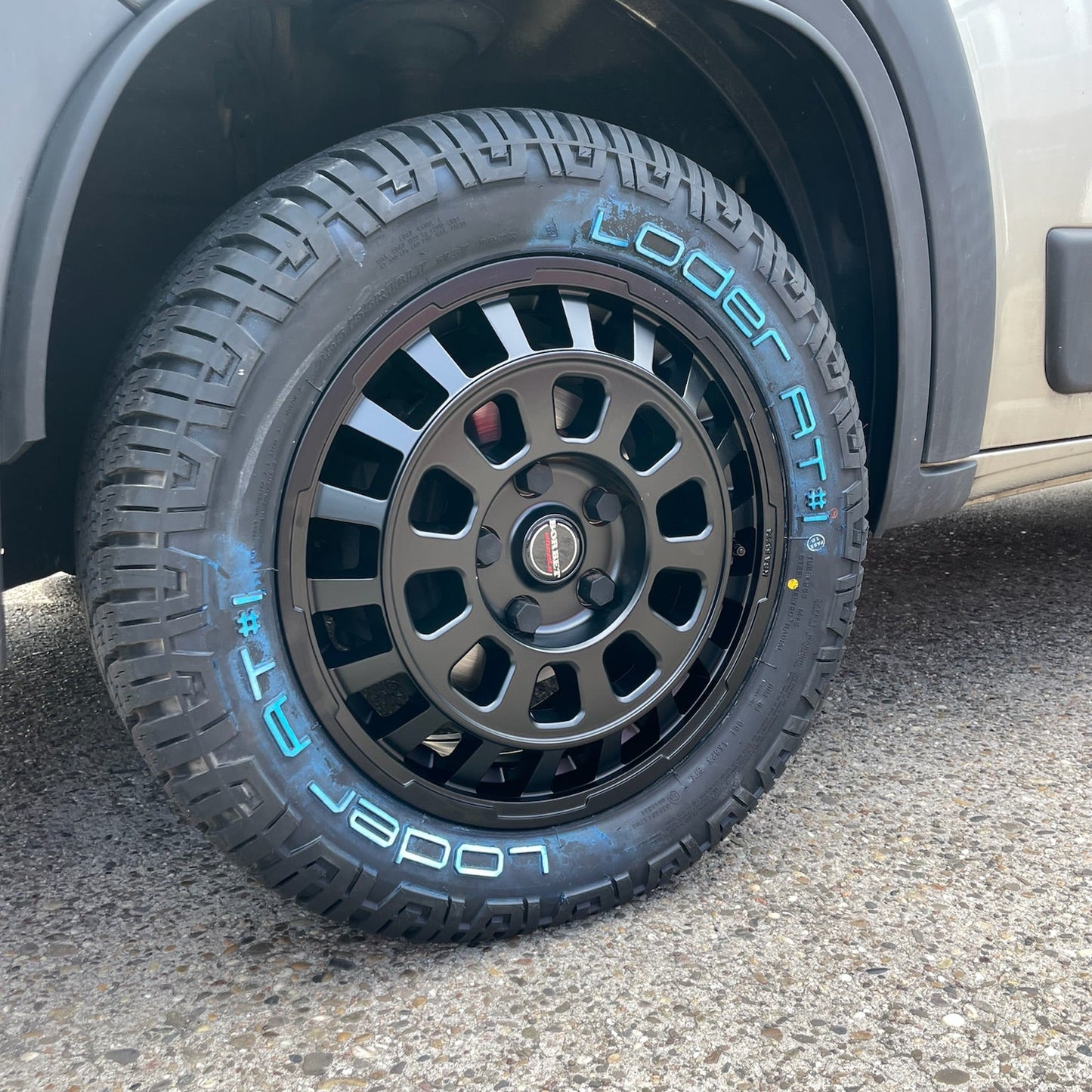 18 Zoll - Borbet CW7 schwarz matt + Loder Tire AT#1 255/55 R18 - Fiat Ducato