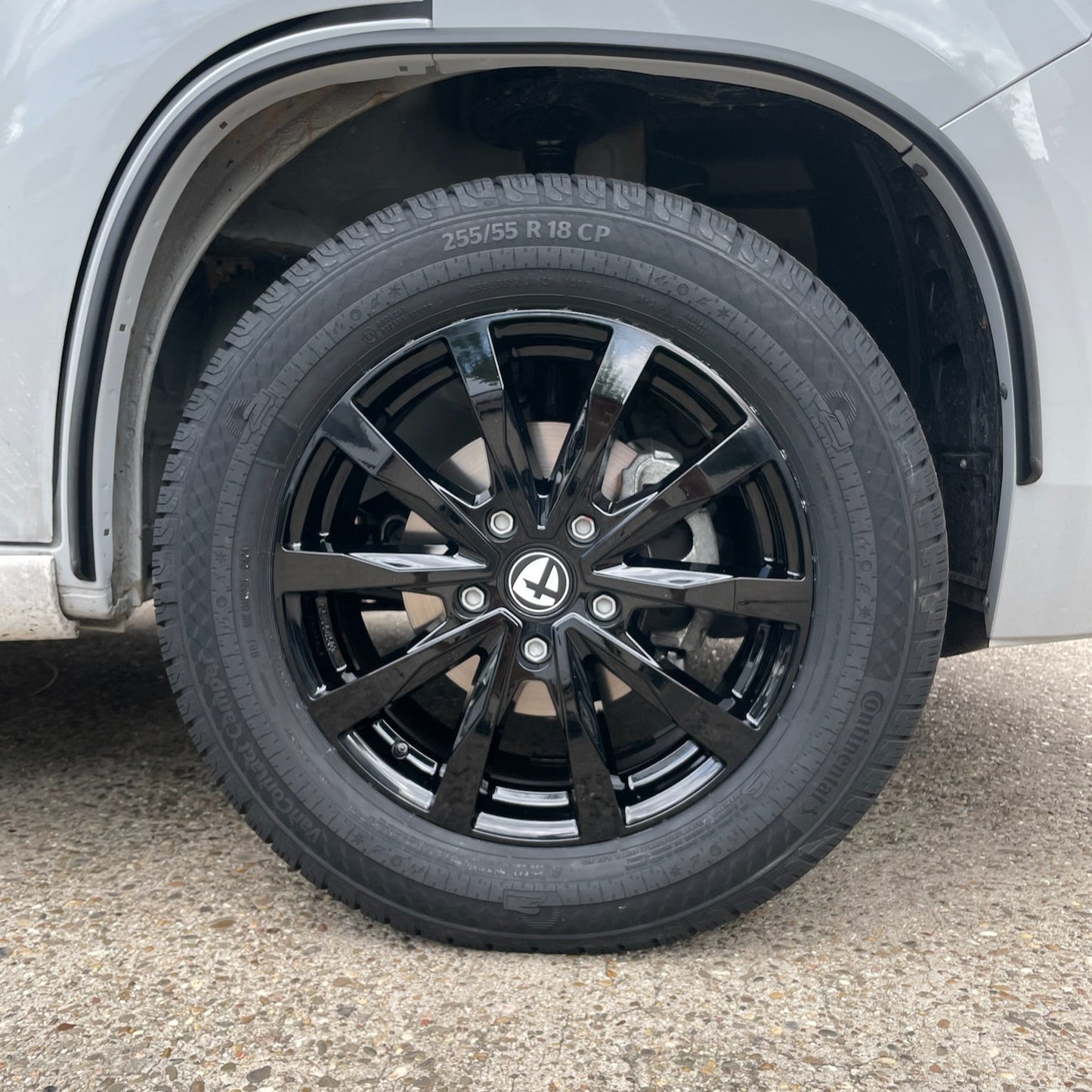 18 Zoll - Tomason TN28 Flow schwarz + Continetal VanContact Camper 255/55 R18 - Fiat Ducato