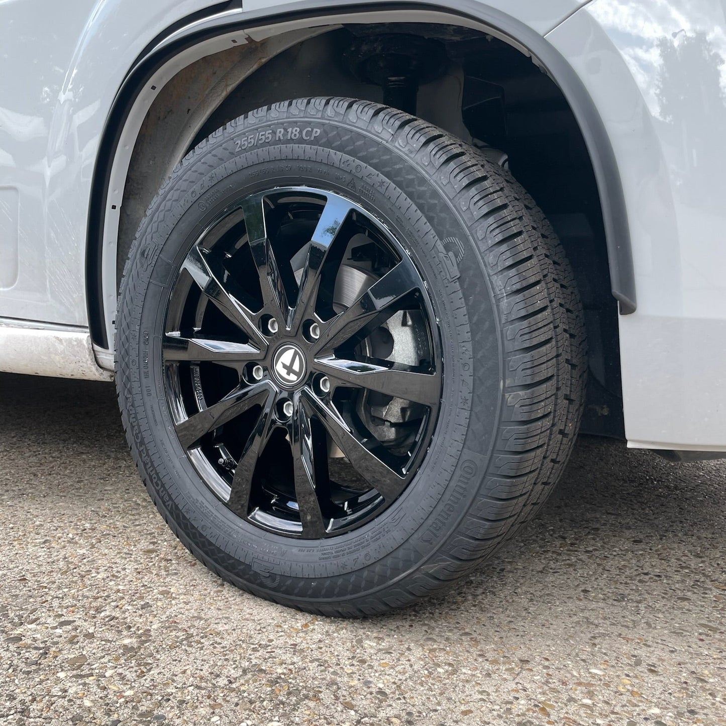 18 Zoll - Tomason TN28 Flow schwarz + Continetal VanContact Camper 255/55 R18 - Fiat Ducato