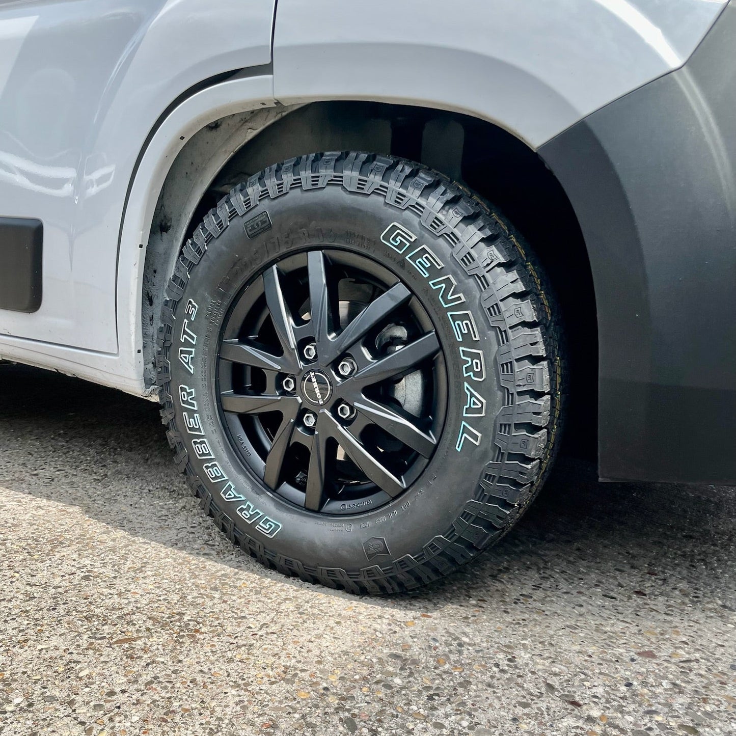 16 Zoll - Borbet CW5 schwarz matt + General Tire Grabber AT3 225/75 R16 - Fiat Ducato