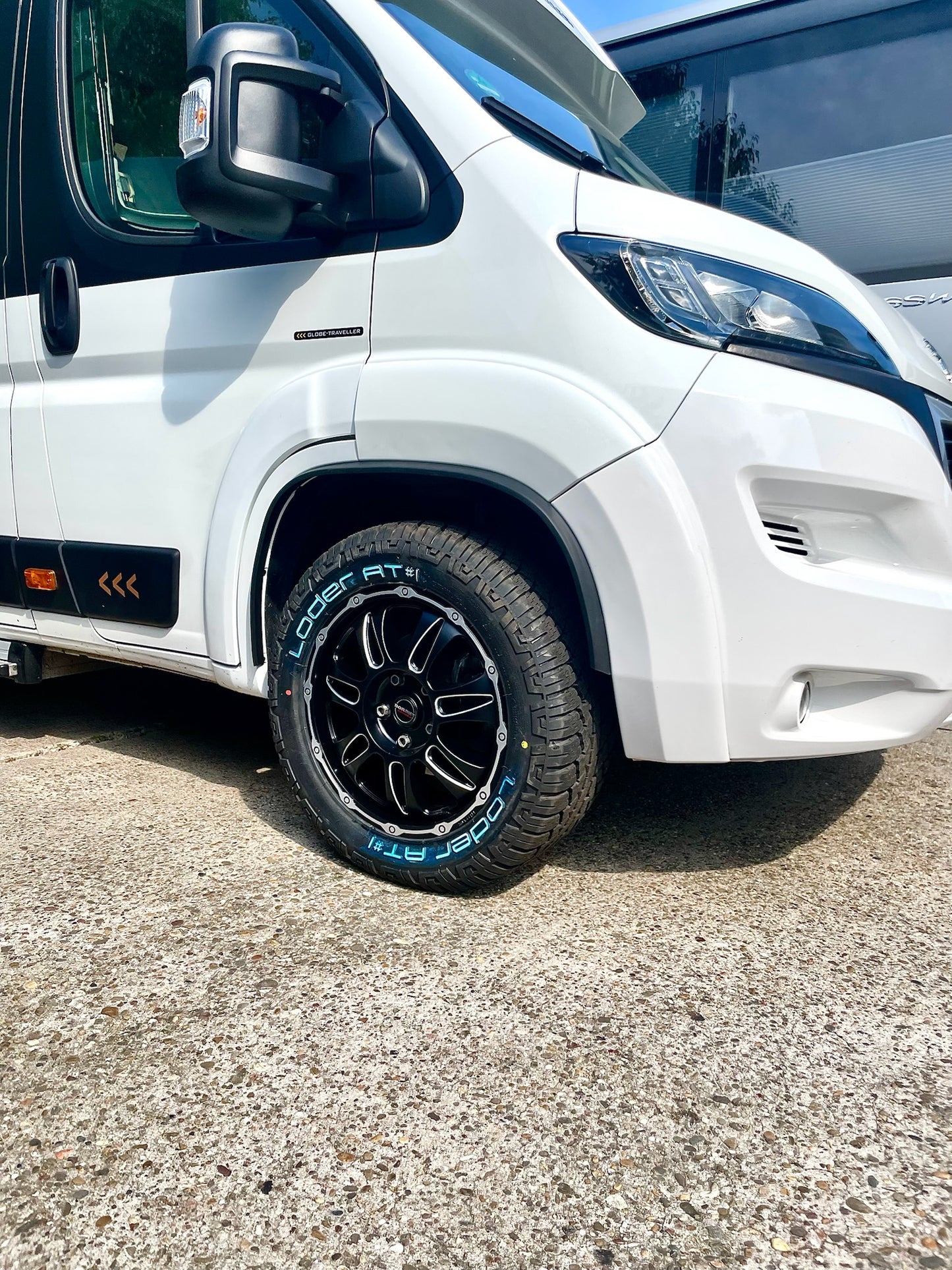 18 Zoll - Borbet CW8 schwarz matt poliert + Loder Tire AT#1 255/55 R18 - Fiat Ducato