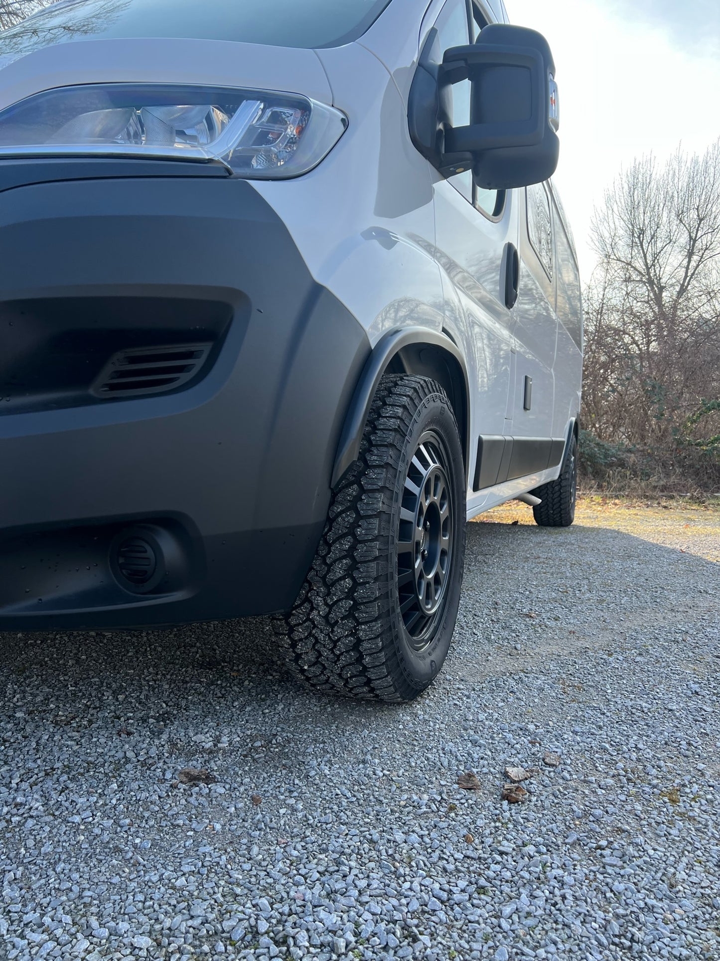 Borbet CW7 schwarz matt mit General Tire Grabber AT3