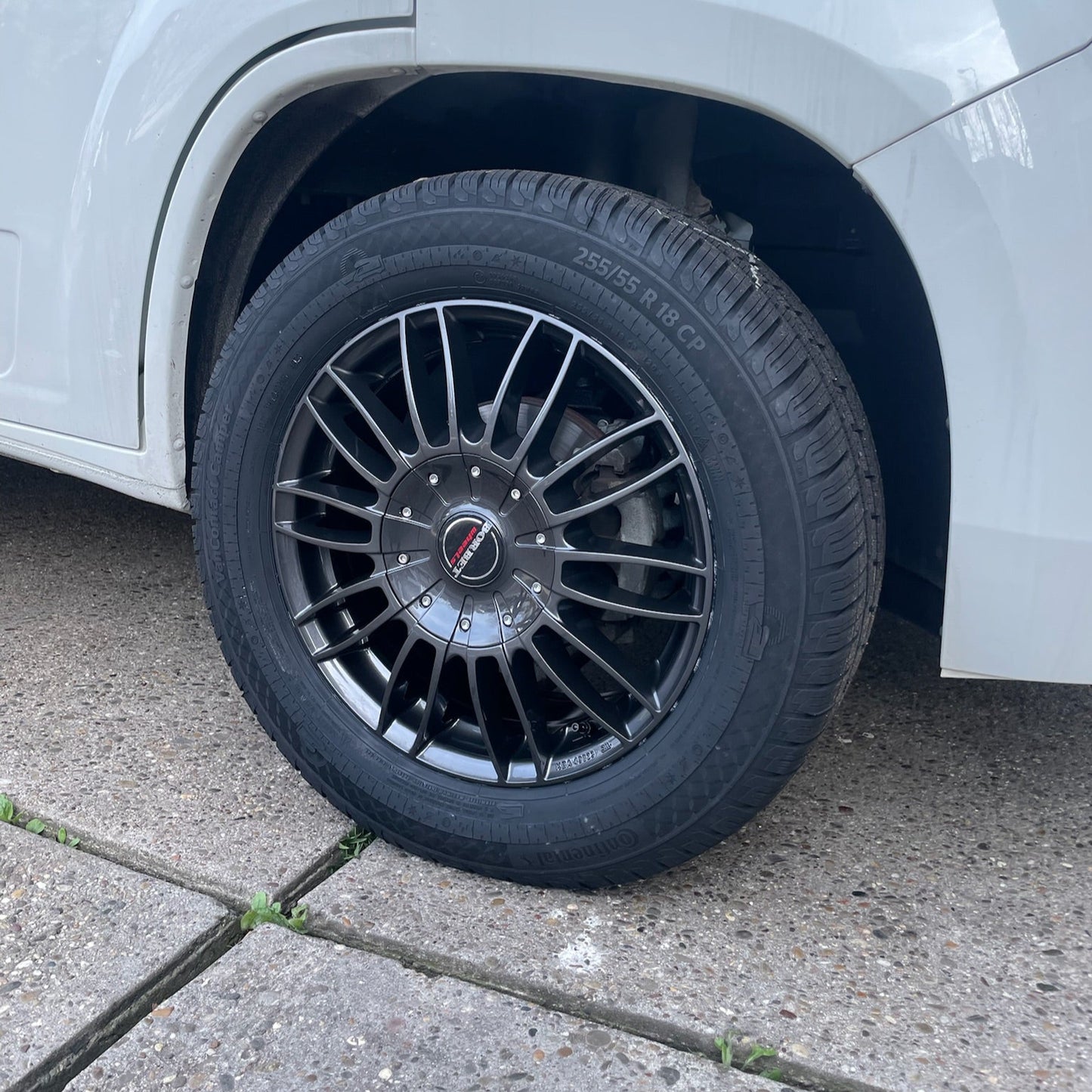 18 Zoll - Borbet CW3 mistral anthrazit glossy + Continetal VanContact Camper 255/55 R18 - Fiat Ducato