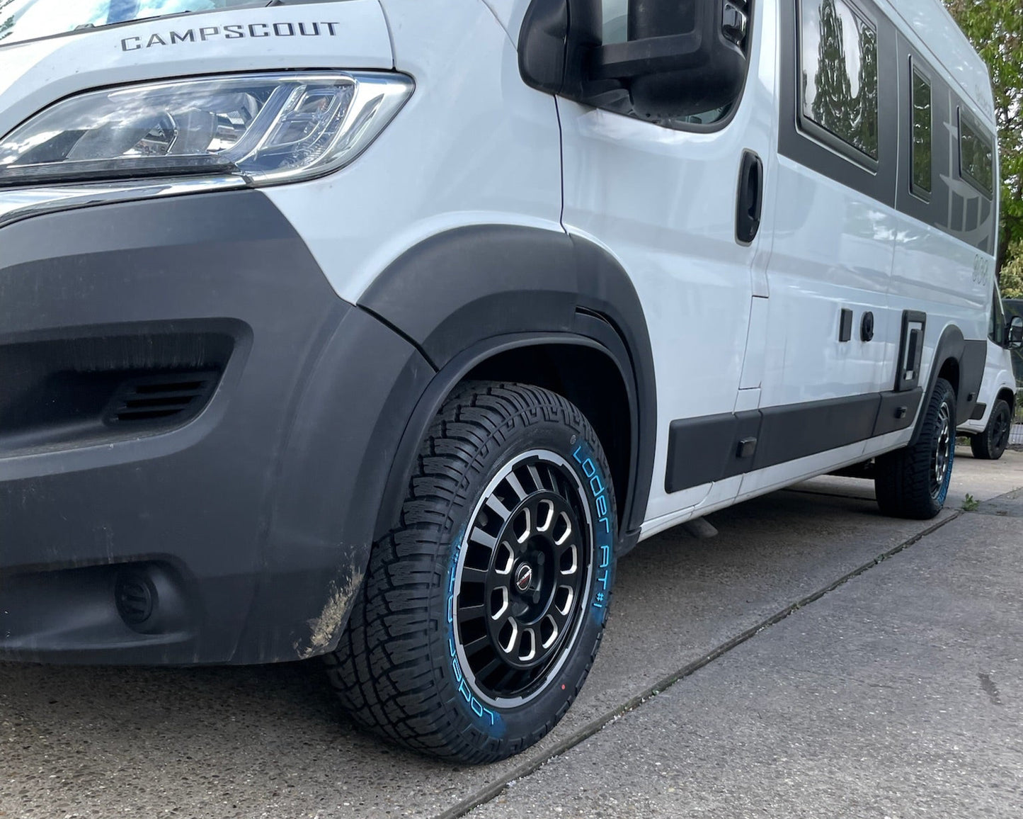 18 Zoll - Borbet CW7 schwarz matt poliert + Loder Tire AT#1 255/55 R18 - Fiat Ducato