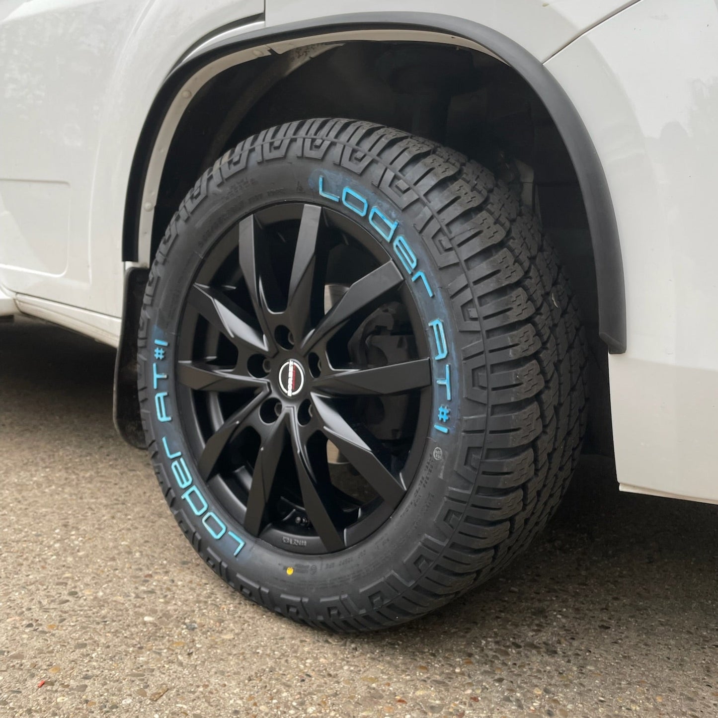 18 Zoll - Borbet CW5 schwarz matt + Loder Tire AT#1 255/55 R18 - Fiat Ducato