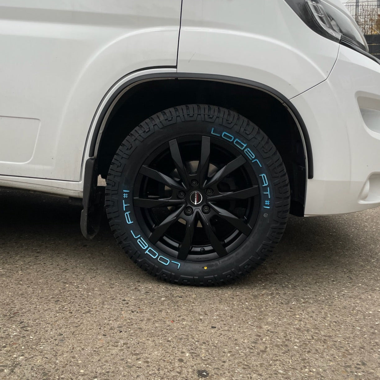 18 Zoll - Borbet CW5 schwarz matt + Loder Tire AT#1 255/55 R18 - Fiat Ducato