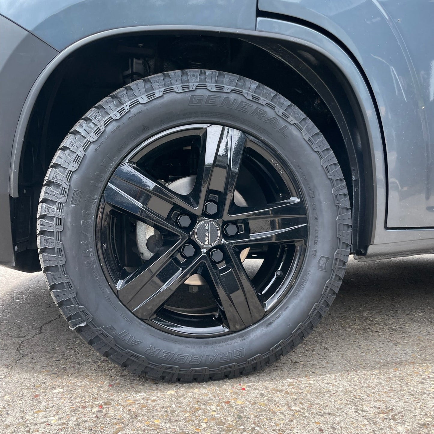 18 Zoll - MAK Stone 5 schwarz + General Tire Grabber AT3 255/55 R18 - Fiat Ducato